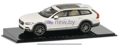 Модель автомобиля Volvo V90 Cross Country, Crystal White, Scale 1:43, артикул 30673691