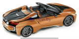 Модель автомобиля BMW i8 Roadster, E Copper Metallic / Black, 1:43 Scale, артикул 80422454785 Модель автомобиля BMW i8 Roadster, E Copper Metallic / Black, 1:43 Scale, артикул 80422454785