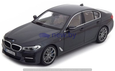 Модель автомобиля BMW 530i Limousine (G30), 1:18 Scale, Sophistogrey Metallic, артикул 80432413789