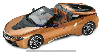 Модель автомобиля BMW i8 Roadster, Limited Edition, E Copper Metallic / Black, 1:12 Scale, артикул 80432454830